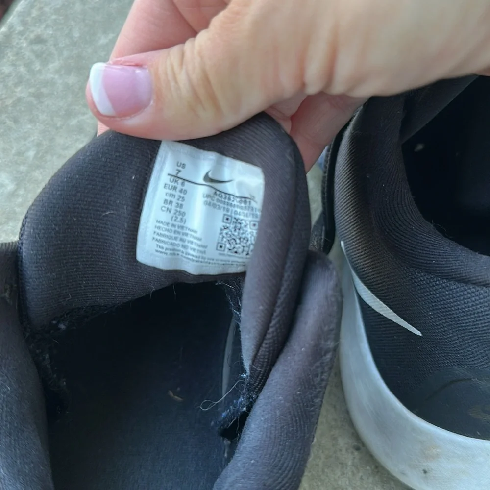 Nike air precision II size 7
